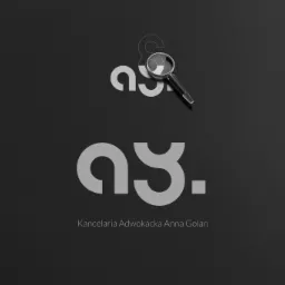 Minimalistyczne logo kancelarii adwokackiej Anny Golan na ciemnoszarym tle, z abstrakcyjnym symbolem i lupą.