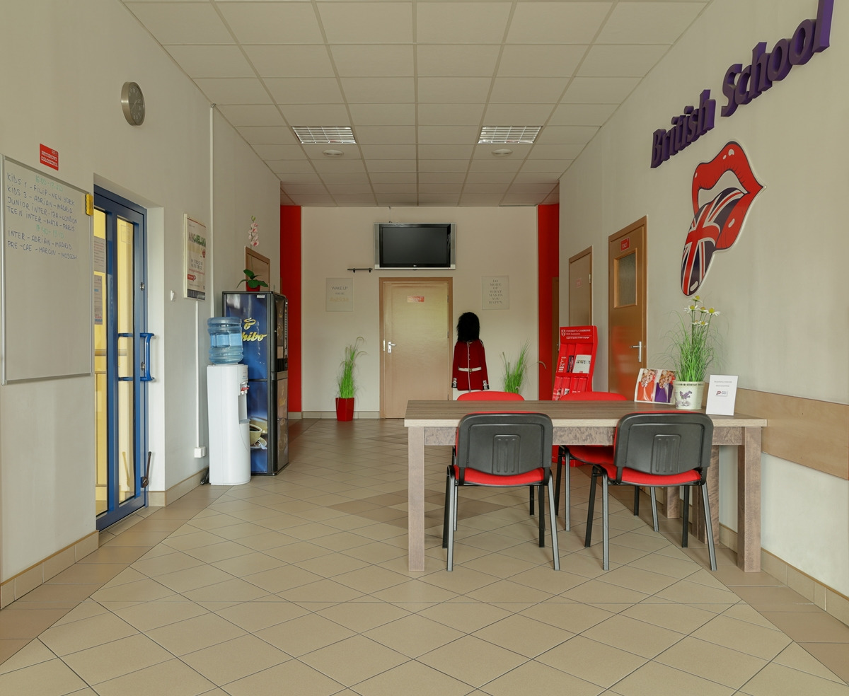 Hol, tutaj możesz poczekać na zajęcia. :)