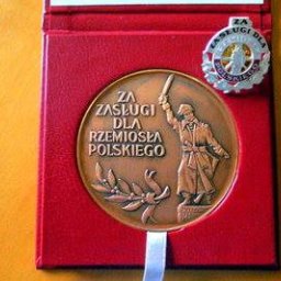 Złoty Medal im. Jana Kilińskiego "ZA ZASŁUGI DLA RZEMIOSŁA POLSKIEGO".