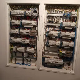 Połączona rozdzielnia w domu jednorodzinnym