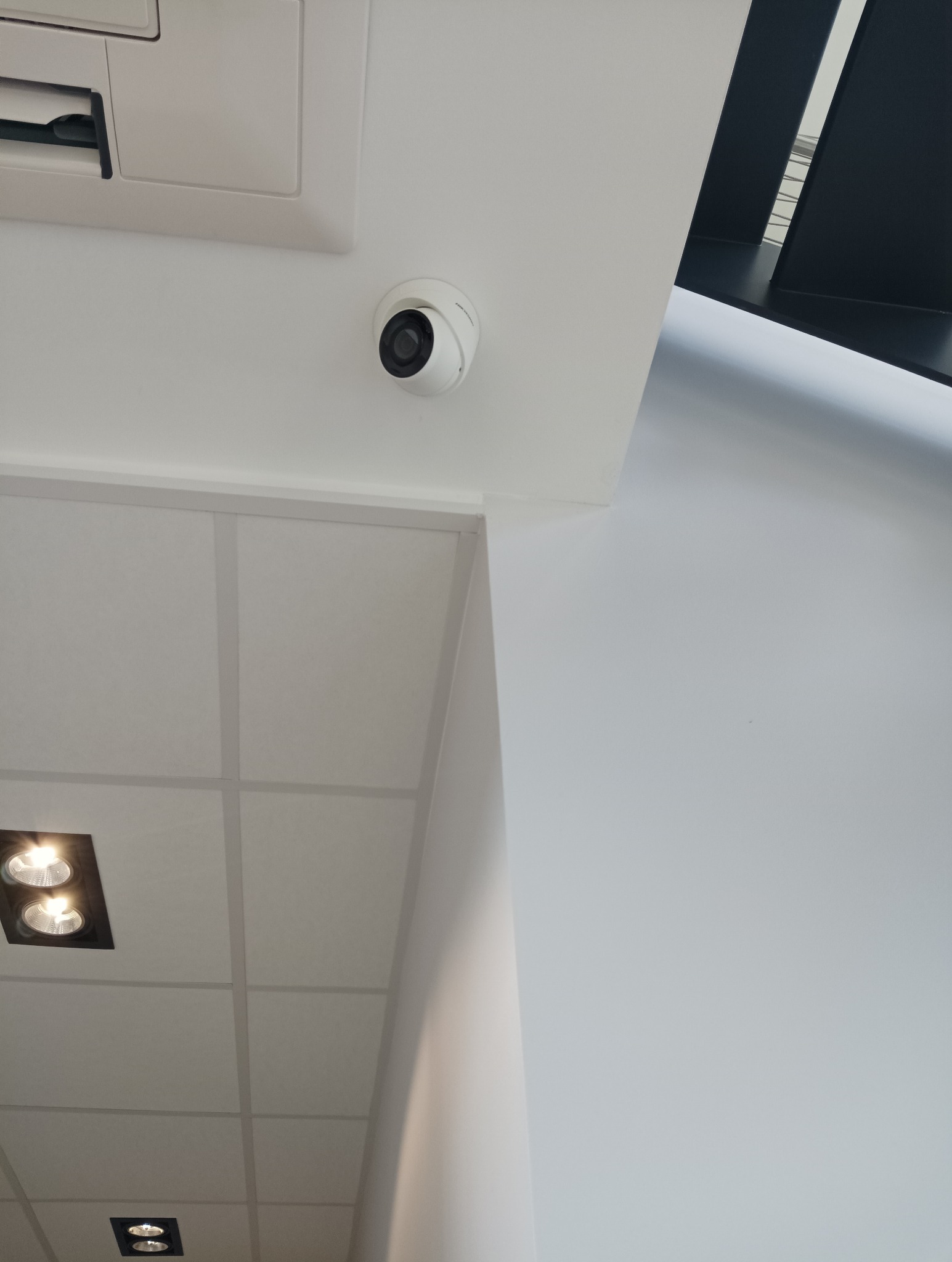 Monitoring CCTV lokal usługowy