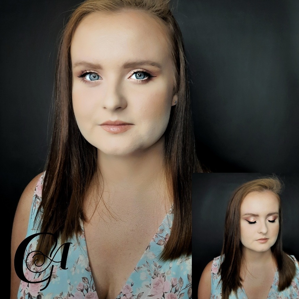 Portret kobiety z delikatnym makijażem dziennym, z podkreślonymi oczami i ustami w naturalnym odcieniu, na czarnym tle; dodatkowe ujęcie z zamkniętymi oczami w prawym dolnym rogu.