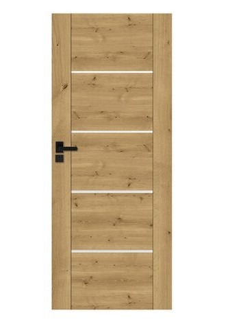 Nowoczesne skrzydło drzwiowe wewnętrzne w kolorze jasnego drewna z poziomymi, białymi intarsjami i czarną klamką, prezentowane na białym tle.
