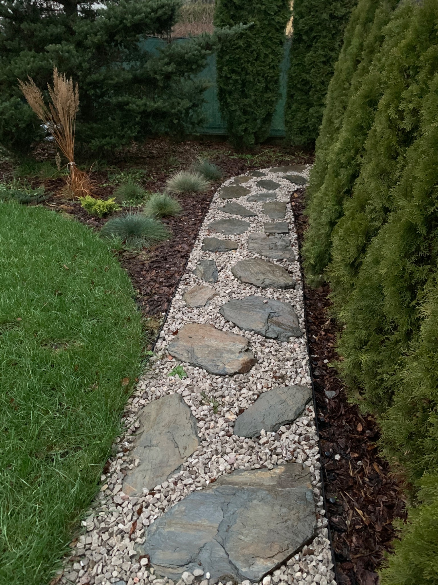 Ścieżka z kamienia