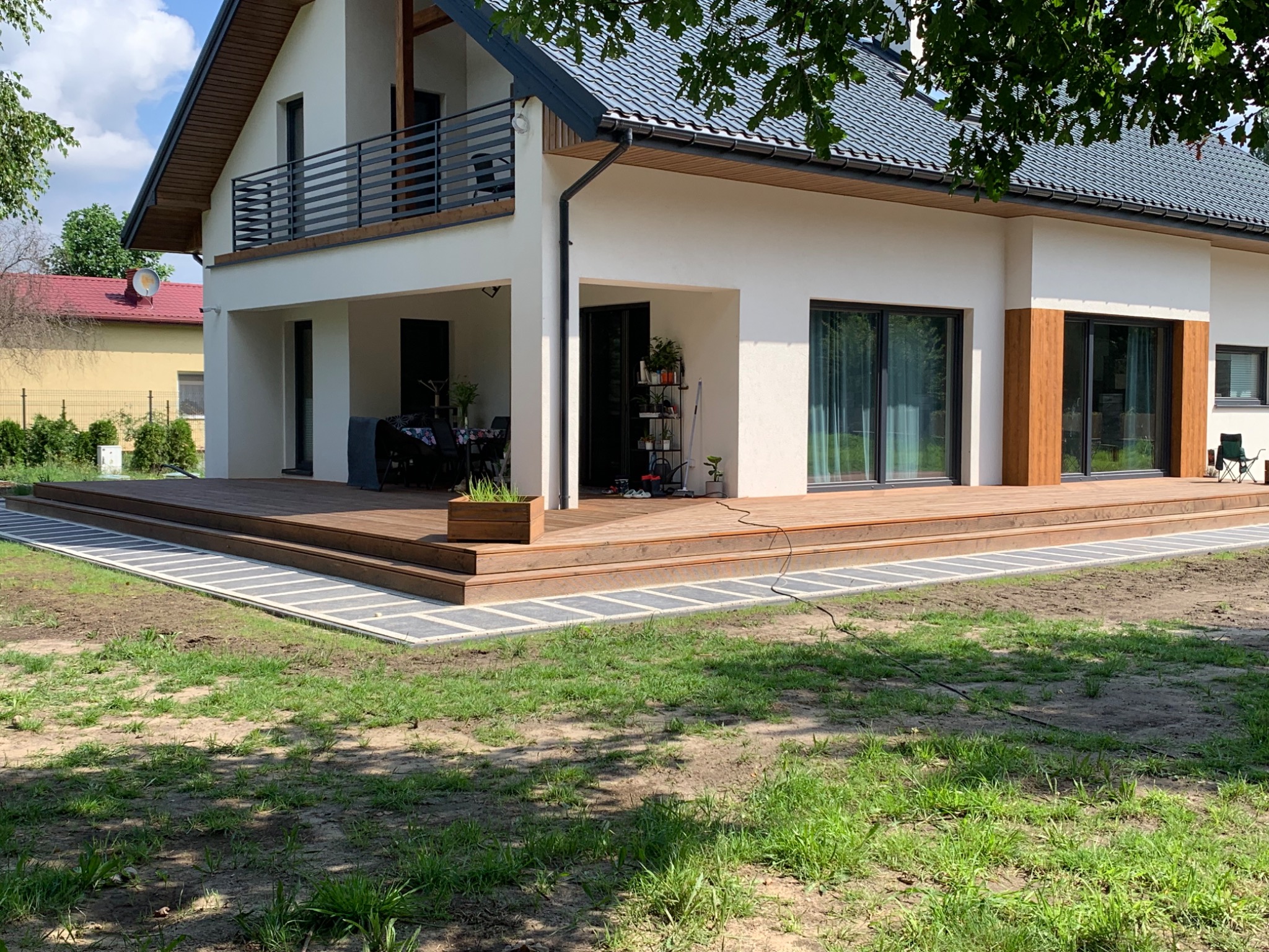 Taras 120m2 z modrzewia syberyjskiego.