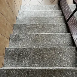 Doczyszczenie lastryko. Efekt po pierwszym ręcznym czyszczeniu.