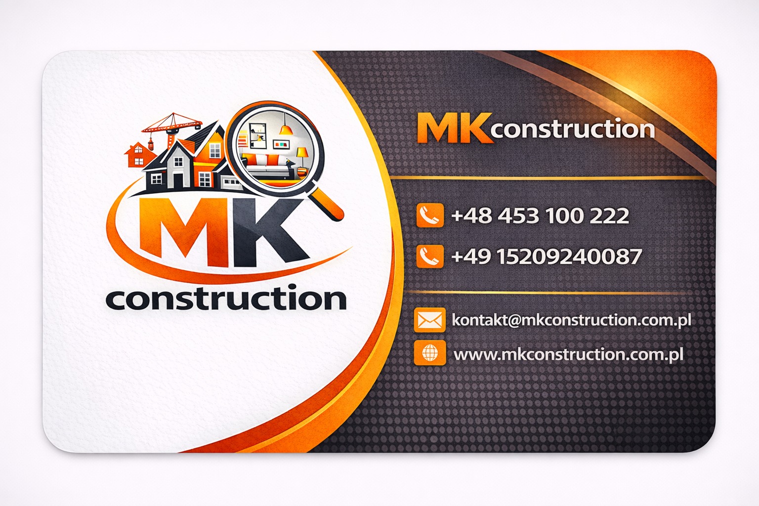 Wizytówka firmy MK Construction z logo: dom w budowie pod lupą, numery telefonów, adres e-mail i strona www na szaro-pomarańczowym tle.