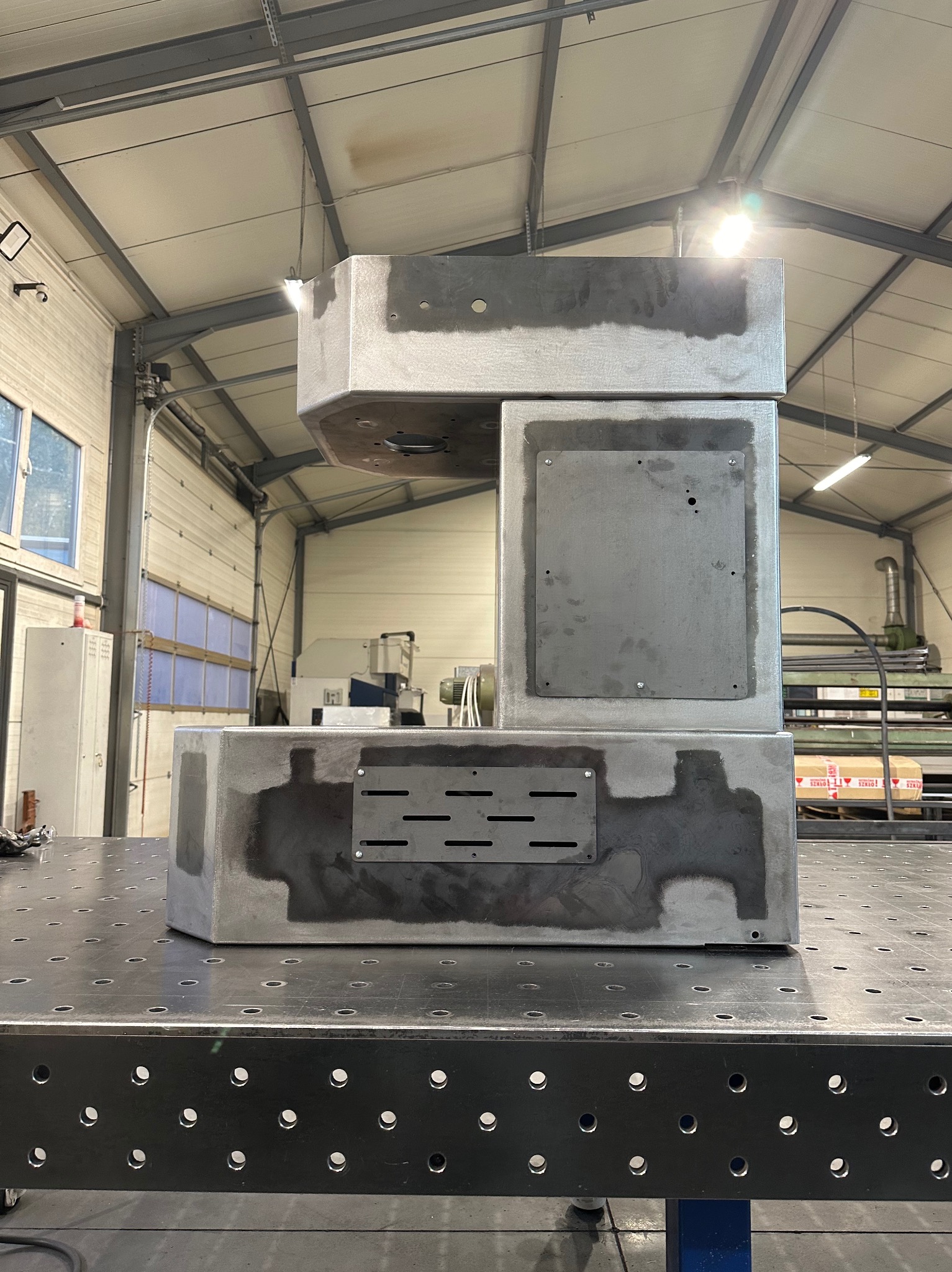 Cięcie laserowe / gięcie blachy / spawanie / produkcja maszyn - Mosqito Metal Design Stanisław Dolny