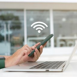 Połączenie z internetem jest równie ważne, co tlen dla naszego organizmu. W miarę wzrostu liczby urządzeń korzystających z sieci, konieczność posiadania wydajnej i niezawodnej sieci staje się priorytetem. Na ratunek przychodzi WiFi Mesh