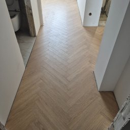 Układanie paneli Klikuszowa 1