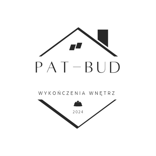 Logo firmy PAT-BUD z motywem domu i hasłem 'Wykończenia Wnętrz' w minimalistycznym, czarno-białym stylu. Rok założenia 2024.