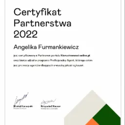 Certyfikat Partnerstwa 2022 dla Angeliki Furmankiewicz z portalu nieruchomości-online.pl, z podpisami Michała Kurczyckiego i Krzysztofa Rosnera, działającej we Wrocławiu.