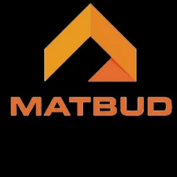 Pomarańczowo-żółte logo firmy budowlanej MATBUD na czarnym tle.