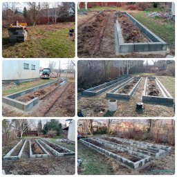 HOMELANT & ELANTerraces - Budowa podwyższonych grządek w ogrodzie: rzędy betonowych obrzeży, przygotowane podłoże, widoczne narzędzia i materiały budowlane, surowy krajobraz w tle.