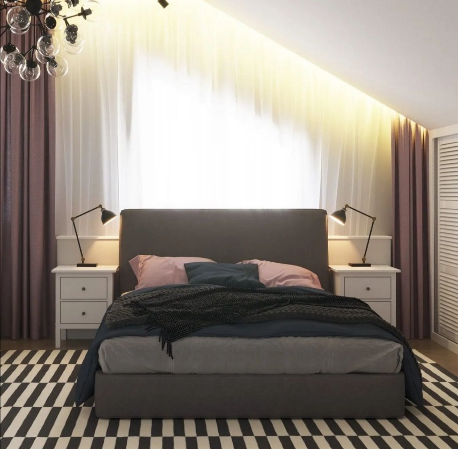 Sypialnia z szarym łóżkiem, różowymi poduszkami i czarno-białym dywanem w paski, oświetlona lampkami nocnymi i nowoczesnym żyrandolem z przezroczystymi kulami.