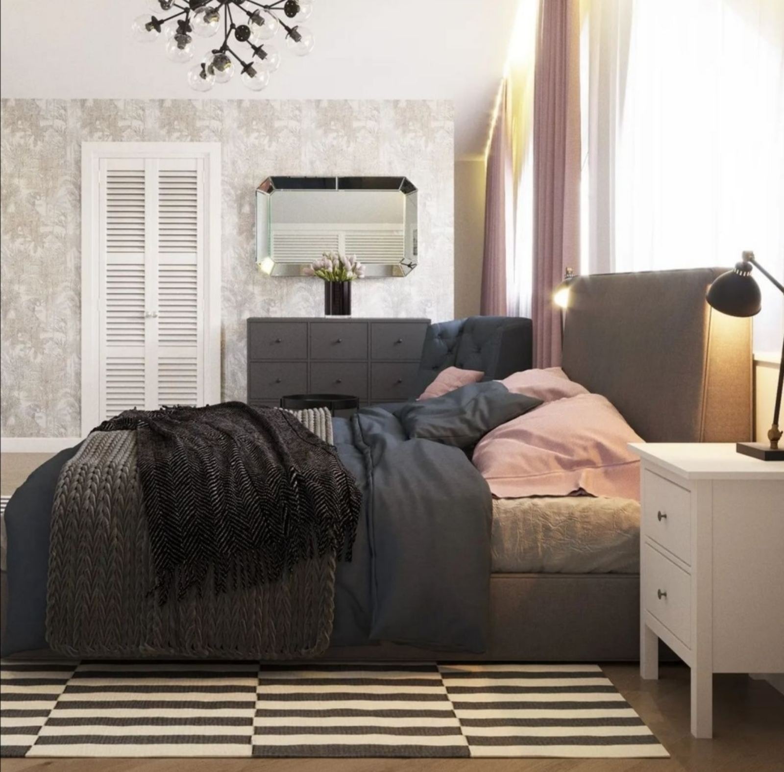 Nowoczesna sypialnia z łóżkiem w odcieniach szarości i różu, wzorzysta tapeta, lustro nad komodą, lampa nocna i dywan w czarno-białe pasy.