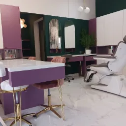 Szykowanie salonu do wielkiego otwarcia