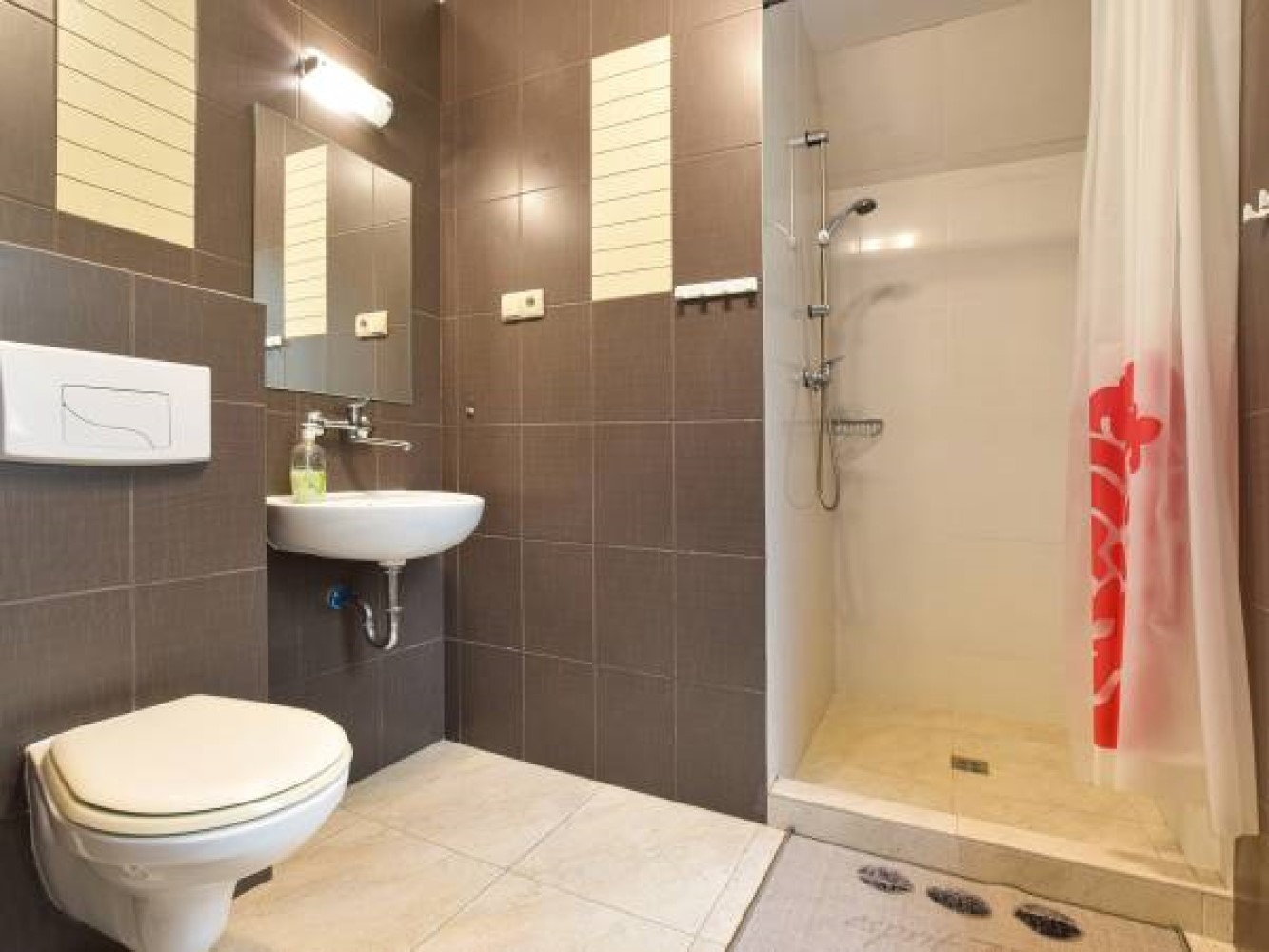 przykładowa łazienka w pokoju