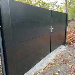 Brama dwuskrzydłowa wypełnienie panel aluminiowy 