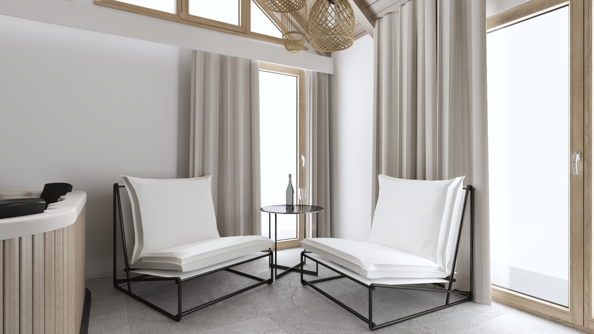 Jasne wnętrze z dwoma krzesłami z czarną ramą i białymi poduszkami, stolik z butelką i kieliszkiem, oraz jacuzzi w tle, oświetlone naturalnym światłem z okien.