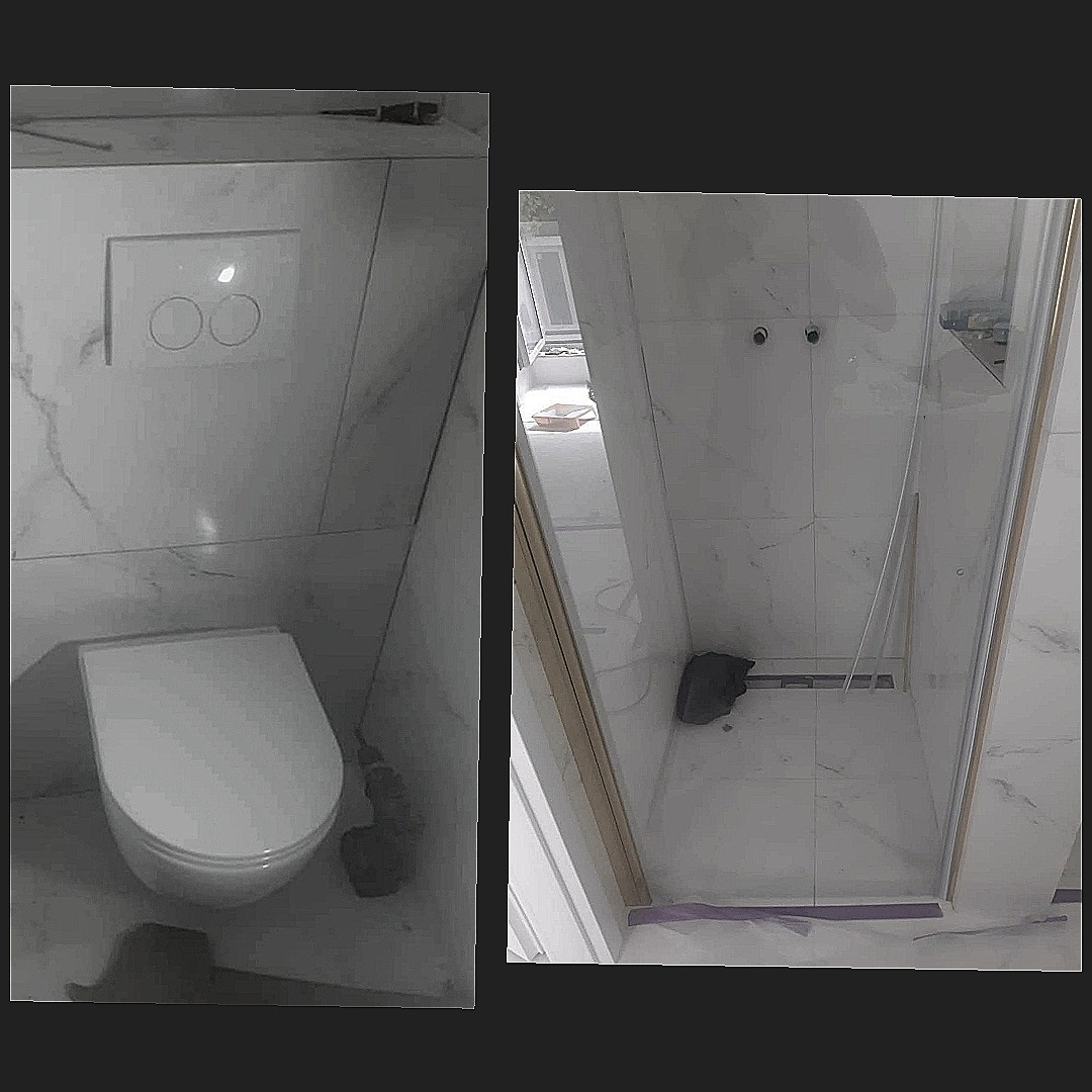 Dzielone ujęcie: toaleta podwieszana z białym przyciskiem spłukiwania i kabina prysznicowa z białymi płytkami imitującymi marmur, widoczne narzędzia i folia zabezpieczająca.