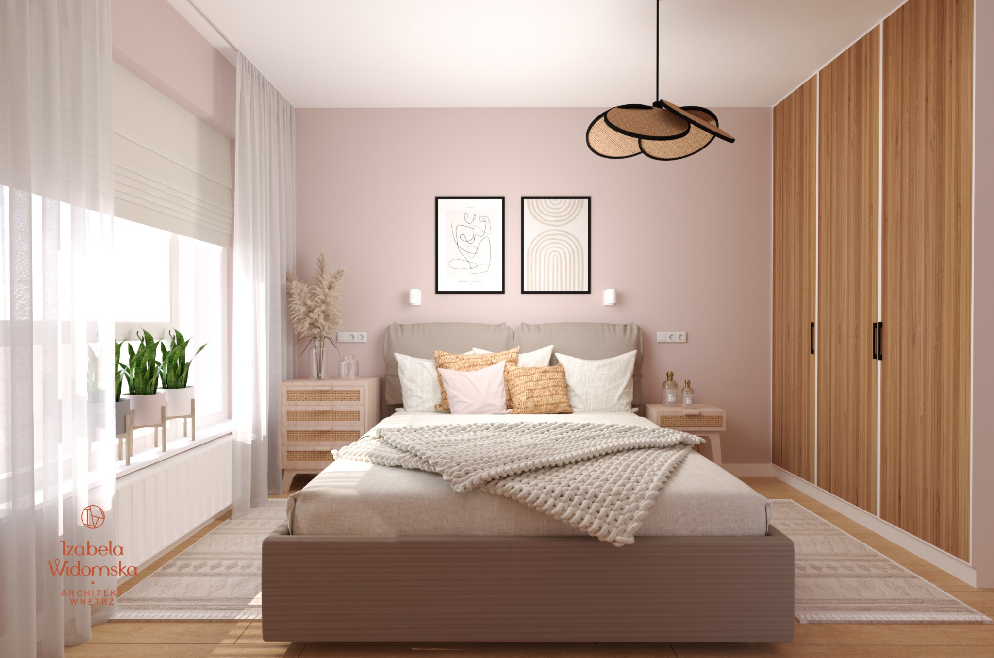 Jasna sypialnia w stylu boho z łóżkiem, drewnianą szafą, rattanowymi szafkami nocnymi i lampą, uzupełniona o dekoracyjne plakaty i rośliny doniczkowe.