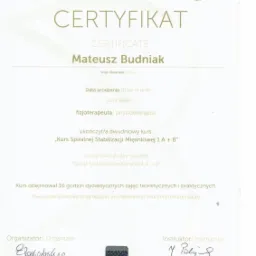 Skan certyfikatu ukończenia kursu Spiralnej Stabilizacji Mięśniowej 1 A+B przez fizjoterapeutę Mateusza Budniaka, wydany we Wrocławiu 5 czerwca 2016 roku przez MK Medica.
