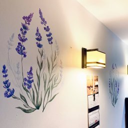 Lawenda namalowana na ścianie w kuchni 0,7*0,7m