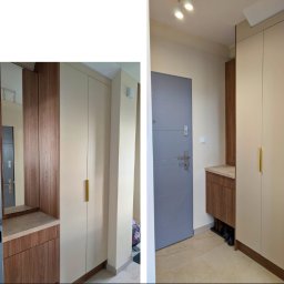 EUDI DESIGN VOLHA SHURPITSKAYA - Nowoczesna szafa wnękowa z lustrem i drewnianymi akcentami w przedpokoju, szara ściana i drzwi wejściowe, minimalistyczny design.