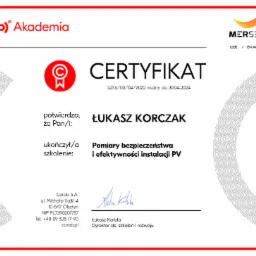 Skan certyfikatu ukończenia szkolenia z zakresu pomiarów bezpieczeństwa i efektywności instalacji PV, wydany przez Corab Akademia dla Łukasza Korczaka, ważny do 30.04.2024.