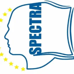 Niebieskie logo firmy SPECTRA przedstawiające profil głowy otoczony gwiazdami i stylizowaną flagę.