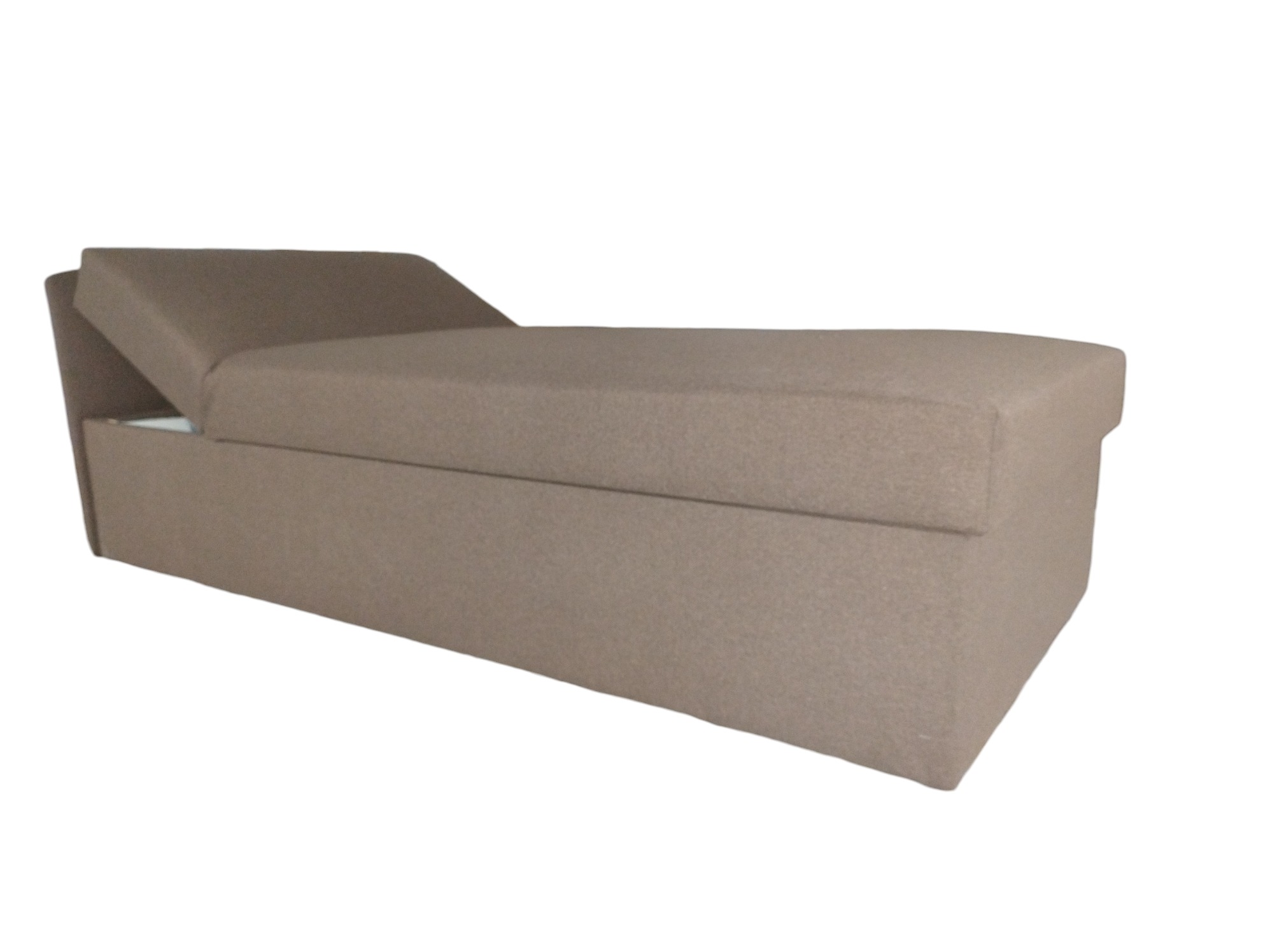 Beżowa tapicerowana leżanka z podnoszonym zagłówkiem, widoczna przestrzeń do przechowywania, neutralne tło.