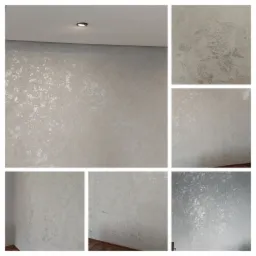 Dekoracyjna ściana z efektem stiuku w odcieniach szarości i srebra, z widocznym oświetleniem sufitowym i fragmentem podłogi. Kolaż zbliżeń na fakturę ściany.