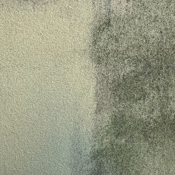 4BLAST - Fragment elewacji budynku z widocznym zanieczyszczeniem i zaciekami, ukazujący różnicę w kolorze między czystą a zabrudzoną powierzchnią.