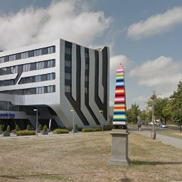 Studio+ - obekisk - Maurycy Gomulicki