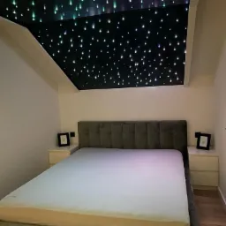 Gwiezdne niebo tynk dekoracyjny + światłowody.