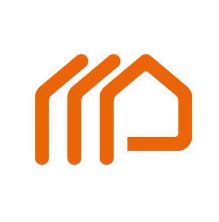 Pomarańczowe logo przedstawiające trzy uproszczone kontury domów, z których ostatni jest najbardziej wyraźny i przypomina ikonę domu.