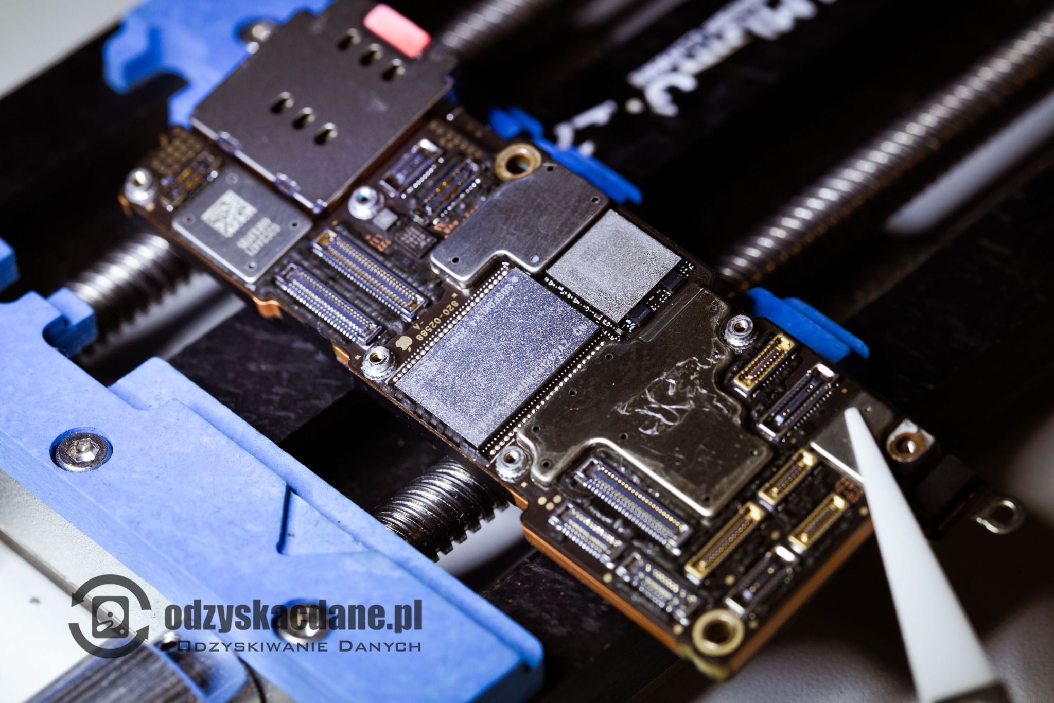 Odzyskiwanie Danych z iPhone - skomplikowane usterki płyt głównych nie są nam obce,
