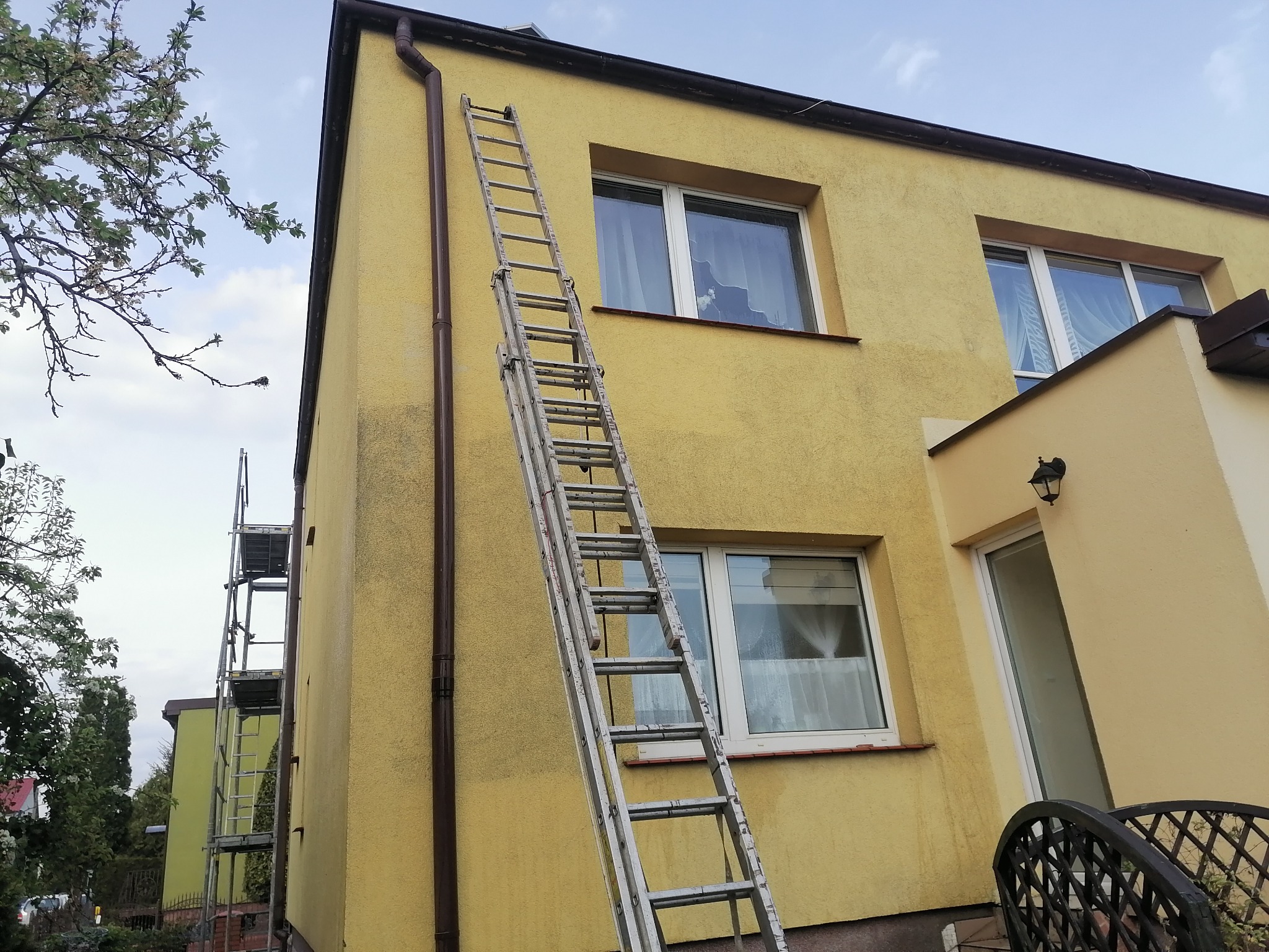 Mycie elewacji 1