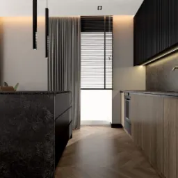 Nowoczesna kuchnia z ciemnym blatem wyspy, drewnianymi szafkami, czarnymi akcentami i oświetleniem LED, uzupełniona o zasłony i żaluzje w tle.