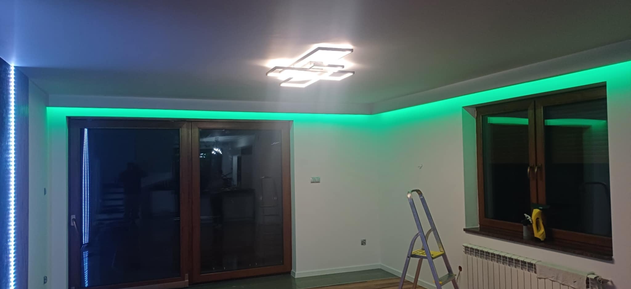 Malowanie na biało, montaż led, montaż maskownicy GK karnisza, montaż listew przypodłogowych