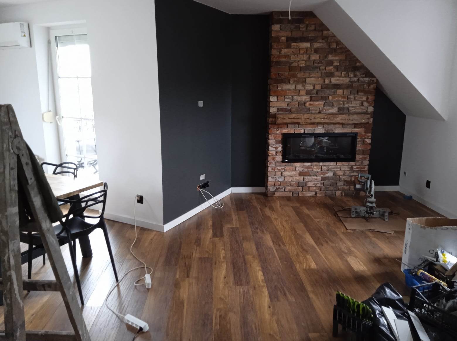 Malowanie, układanie paneli , montaż listew przypodłogowych