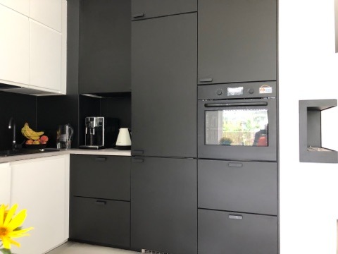 kuchnia czarno-biała - projekt i nadzór