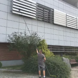 Mycie elewacji oraz żaluzji systemem wody osmotycznej