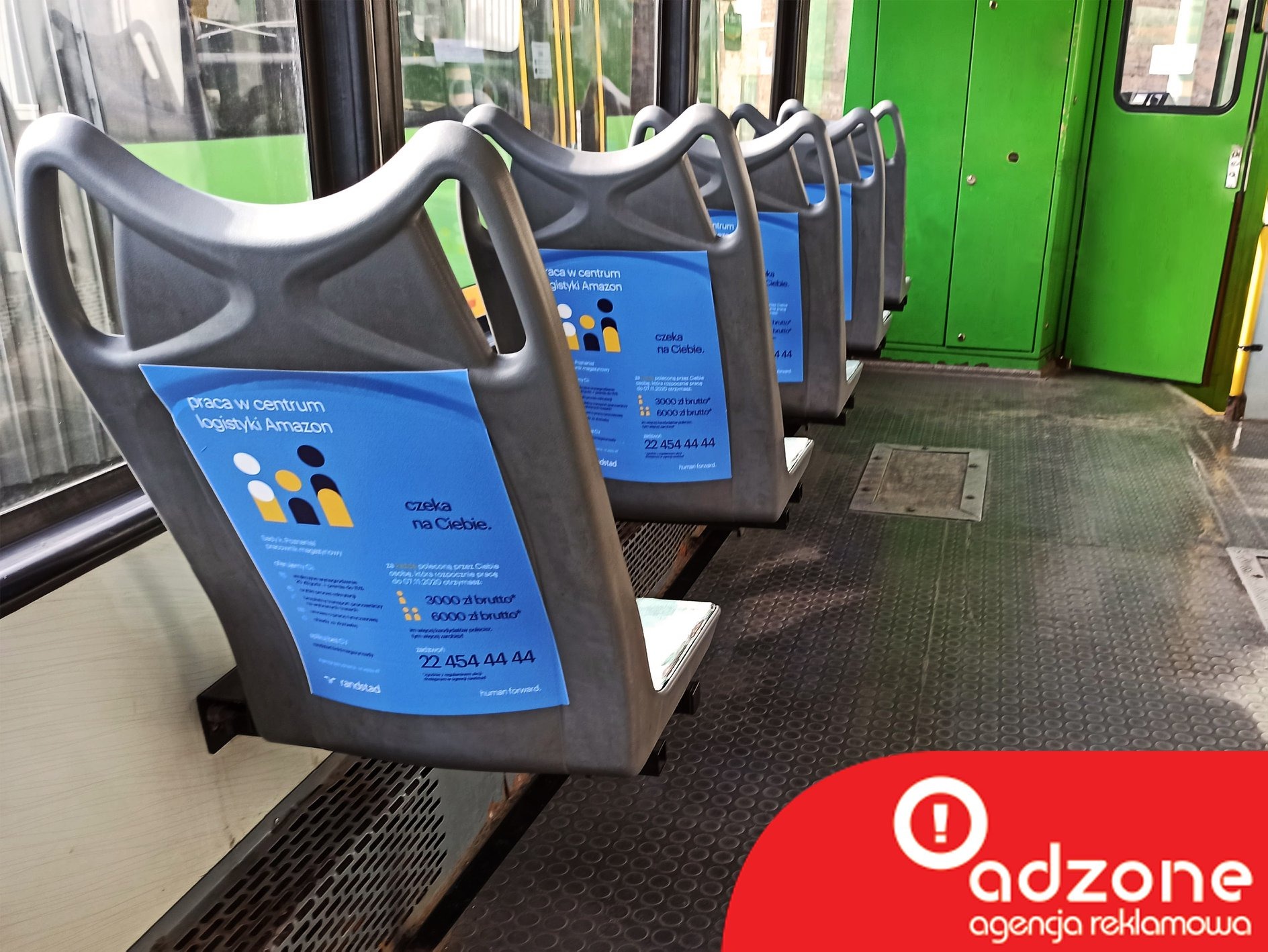 Reklama w tramwajach w Poznaniu - oferty pracy w Amazon