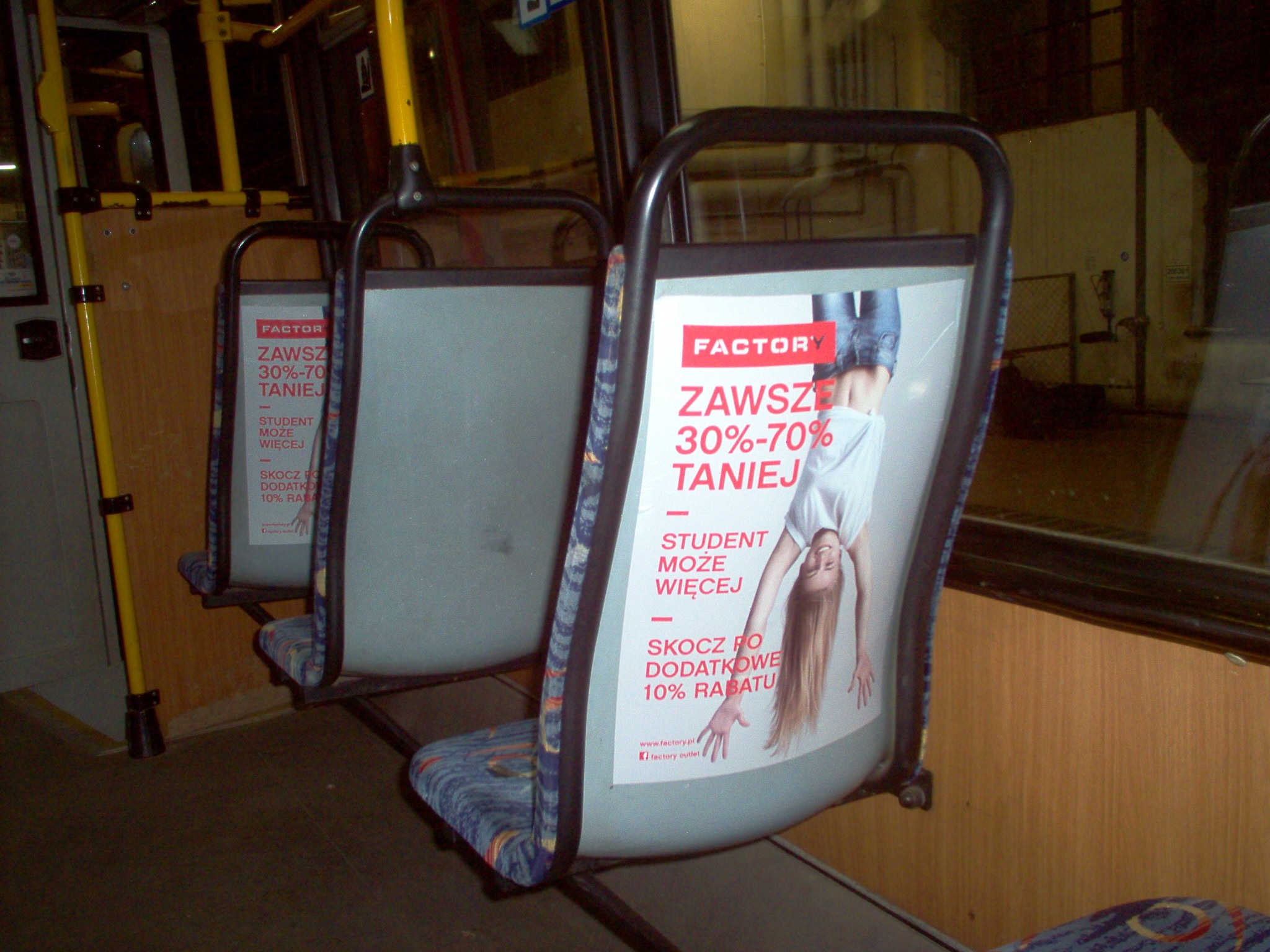 Reklama w tramwajach w Krakowie - galerie handlowe, Factory