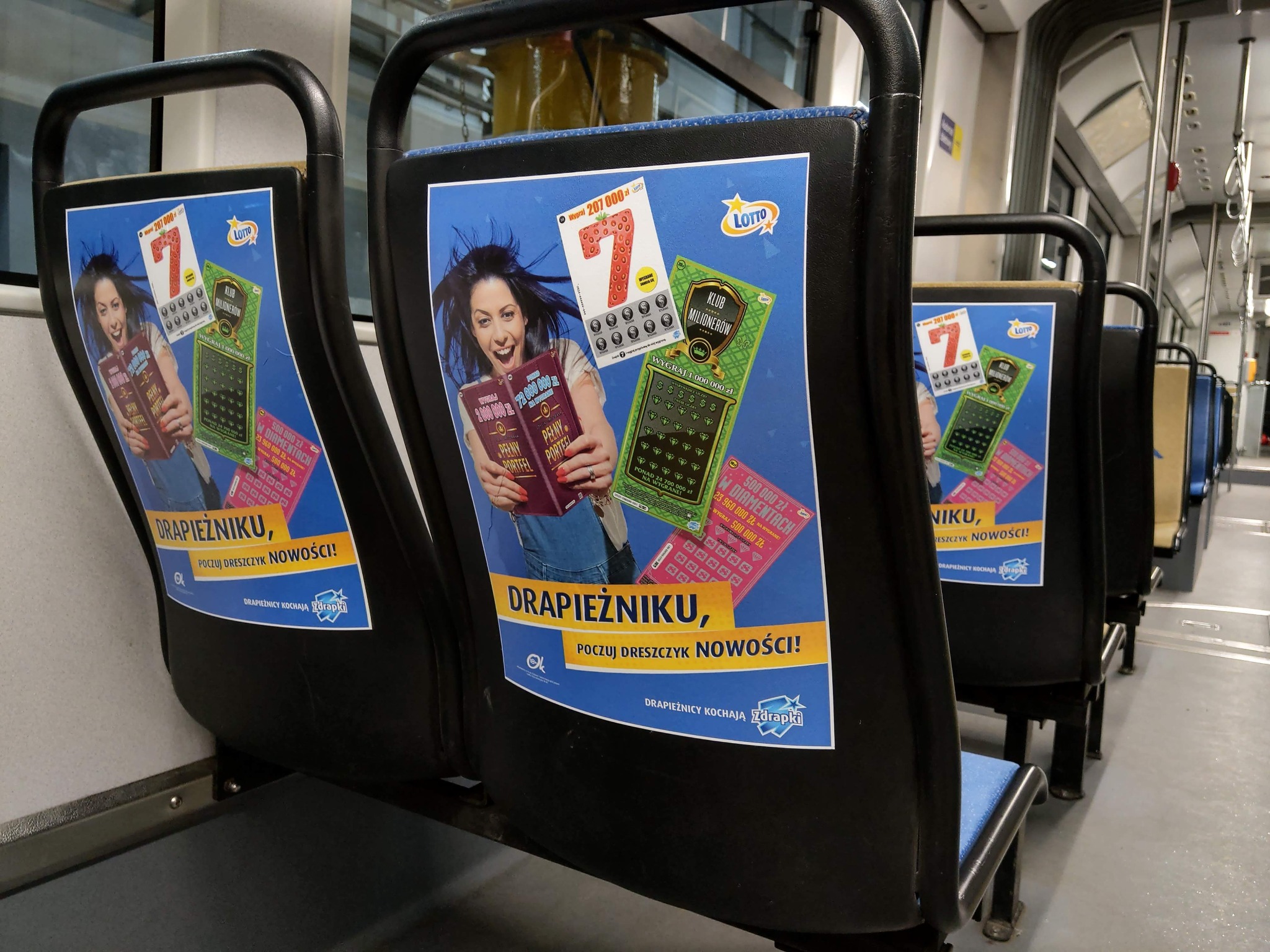 Reklama w tramwajach w Krakowie - loteria, Lotto