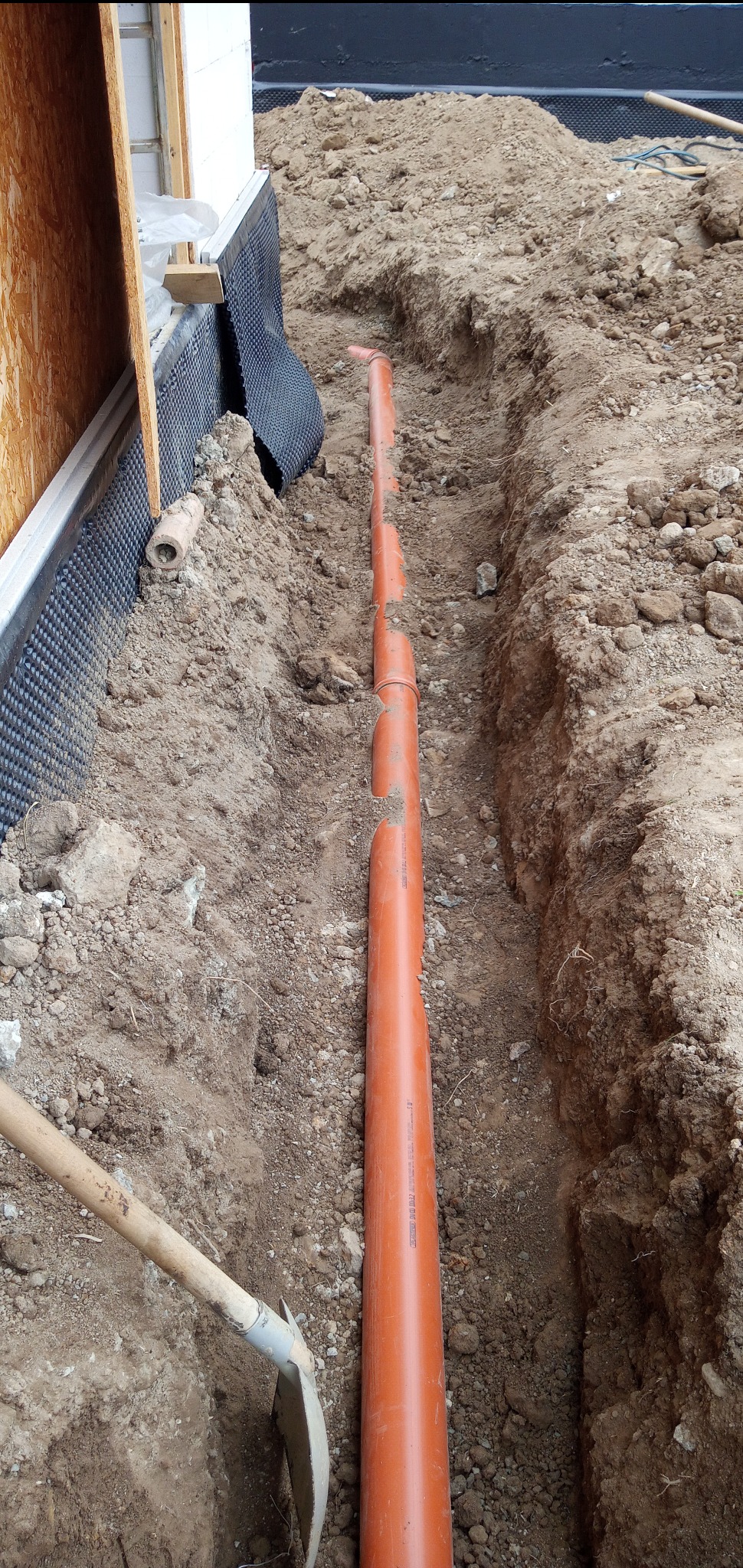 Wykonanie instalacji burzowej.