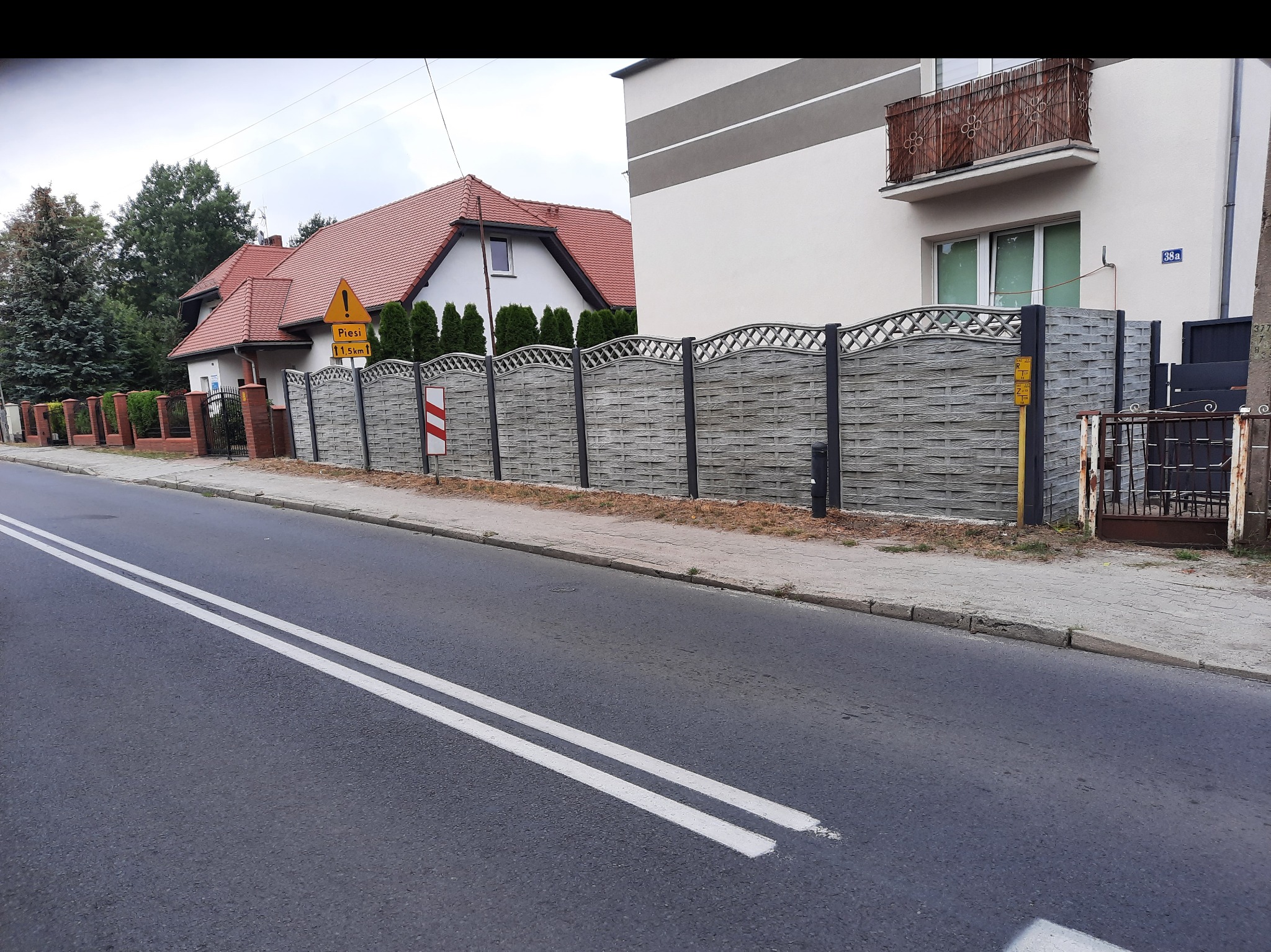 Szybki i Profesjonalny Montaz Ogrodzen Betonowych!!!!!!