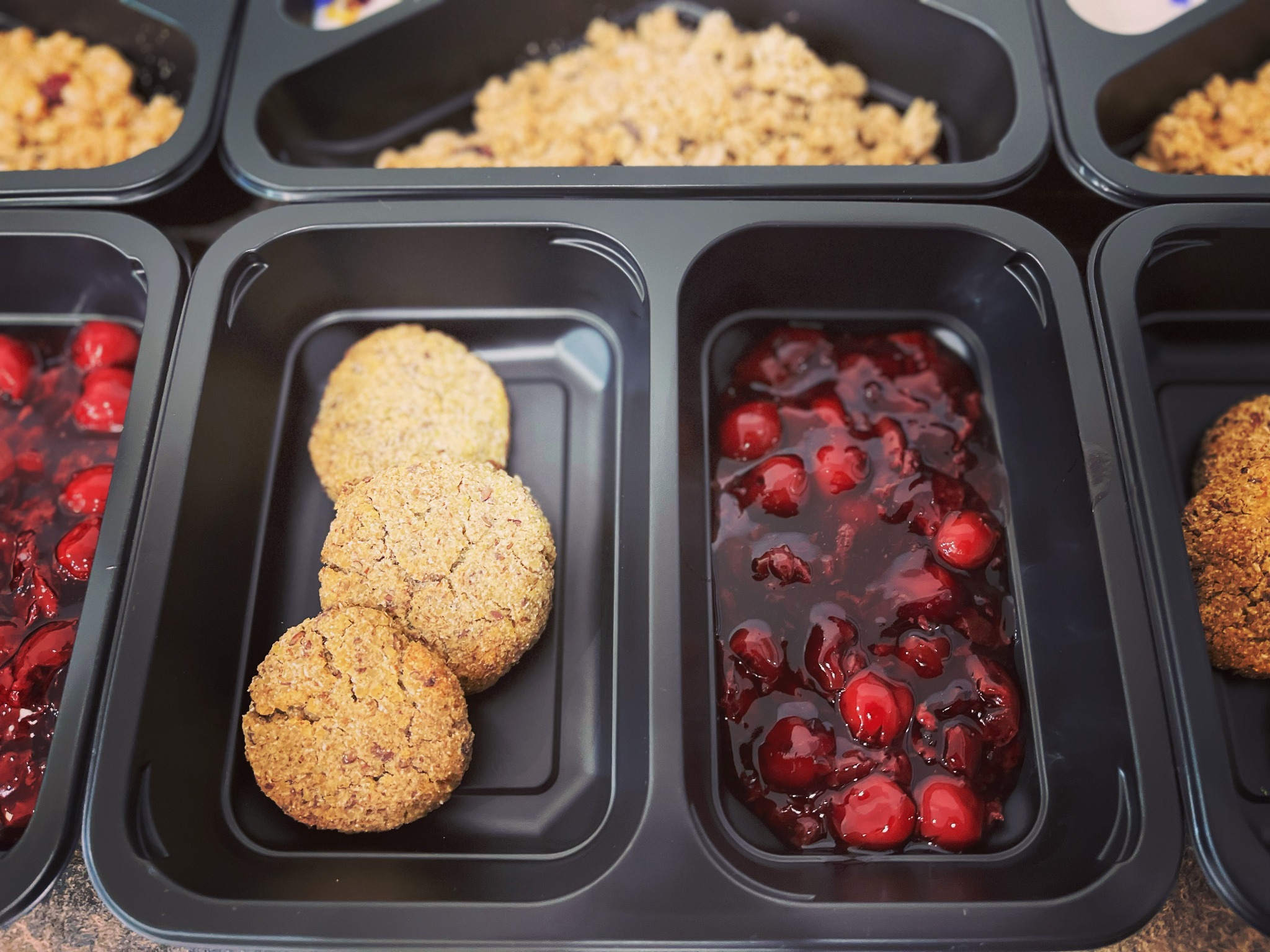 ciasteczka owsiane z frużeliną wiśniową